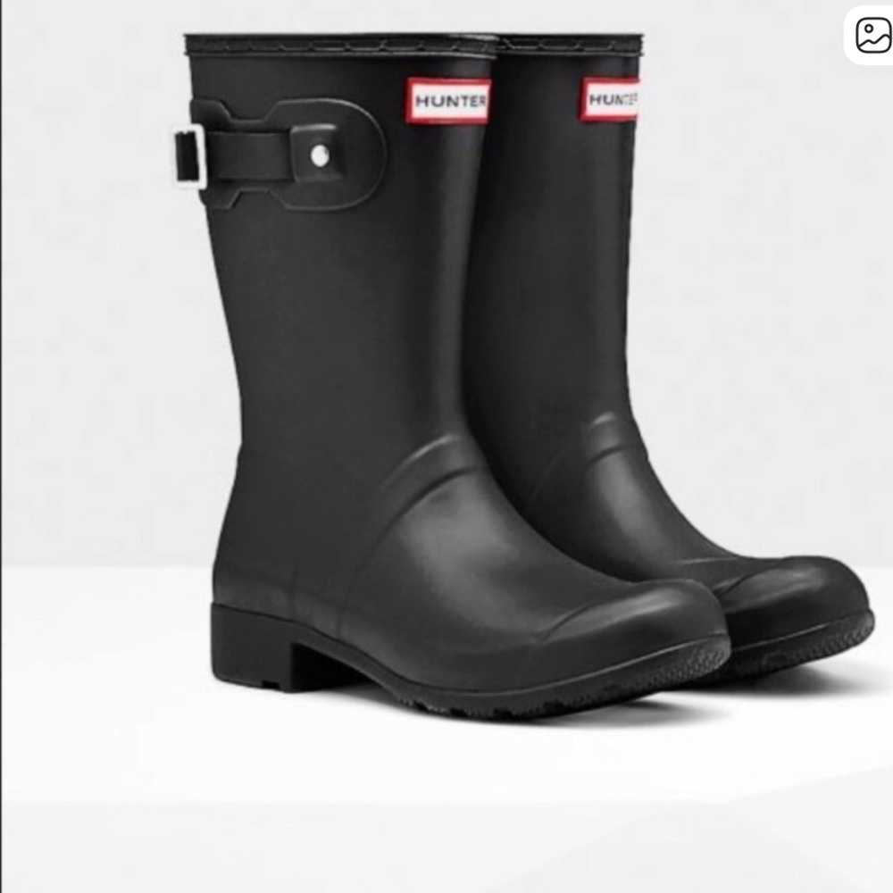 NEW IN BOX Hunter Matte Black Rain Boots
